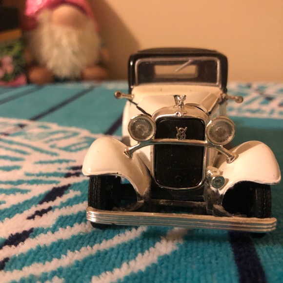 ARKO 1932 Ford Three Window Coupe Diecast 1:32 - Picture 2 of 11